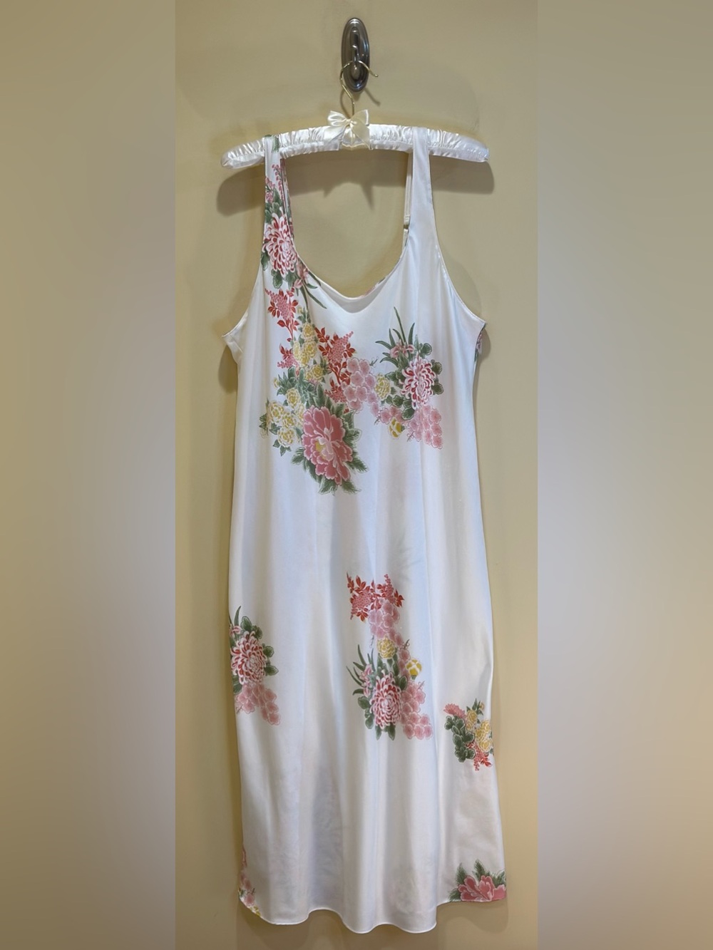VTG 1990s Natori Ivory Muted Floral Print Slip Dress Nightgown Satin Charmeuse